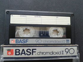Касети Кассеты ^/--/^ Аудиокассета BASF Chromdioxid II 90 ^_^^^ Аудіокасет BASF Chromdioxid II 90 - фото фото фото