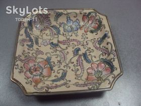Статуетки, Скульптури, Фігурки, Фарфор Статуэтки, Скульптуры, Фигурки, Фарфор ^/--/^ Декоративная трофейная тарелка Япония фарфор узор цветы  размер 20 х 20 см, кракелюры №242 ^_^^^ Японія фарфор візерунок квіти розмір 20 х 20 см, кракелюри No /--/ 242 - фото фото фото