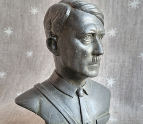 Статуетки, Скульптури, Фігурки, Фарфор Статуэтки, Скульптуры, Фигурки, Фарфор ^/--/^ Бюст Шикльгрубер. бюст Гитлер, Шпиатр, высота 13 /--/ см ^_^^^ Бюст Шикльгрубер. бюст Гітлер, Шпіатр, висота 13 /--/ см - фото фото фото
