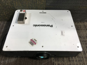 Проектори Проекторы ^/--/^ Проектор больших залов Panasonic PT-D /--/ 4000       (2 /--/ лампы, DLP, XGA, DVI/VGA) ^_^^^ Проектор великих залів Panasonic PT-D /--/ 4000 (2 /--/ лампи, DLP, XGA, DVI/VGA) - фото фото фото
