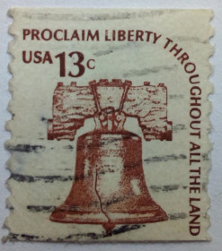 Північна Америка Северная Америка ^/--/^ США 1975 Стандарт, колокол свободы, 13 /--/ с, гашеная ^_^^^ США 1975 Стандарт, дзвін свободи, 13 /--/ с, гашена - фото фото фото