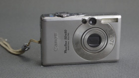Canon Canon ^/--/^ Цифровой фотоаппарат Canon Power Shot SD /--/ 450 Elph AiAf 5.0 /--/ Mpix Вживане ^_^^^ Canon Power Shot SD /--/ 450 Elph AiAf 5.0 /--/ Mpix - фото фото фото