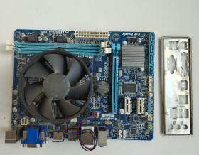 Материнські плати Материнские платы ^/--/^ Материнська плата Gigabyte GA-H /--/ 61 /--/ M-HD /--/ 2   (сокет 1155, Н /--/ 61 чіпсет)    (№112) ^_^^^ Материнская плата Gigabyte GA-H /--/ 61 /--/ M-HD /--/ 2 (сокет 1155, Н /--/ 61 чипсет) (No /--/ 112) - фото фото фото
