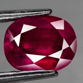 Рубін Рубин ^/--/^ Рубин натуральный  1.34 Ct. 6.5 x 5.2 x 3.8 mm ^_^^^ Рубін натуральний 1.34 Ct. 6.5 x 5.2 x 3.8 mm - фото фото фото