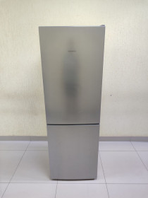 Холодильники Холодильники ^/--/^ Холодильник Siemens KG /--/ 33 /--/ VVL /--/ 31 сріблястий, б/в з Німеччини, 286 л, гарантія 6 місяців ^_^^^ Холодильник Siemens KG /--/ 33 /--/ VVL /--/ 31 серебристый, б/у из Германии, 286 л, гарантия 6 месяцев - фото фото фото
