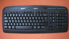Клавіатури Клавиатуры ^/--/^ (9) Беспроводная клавиатура Logitech MK /--/ 330 ^_^^^ (9) Бездротова клавіатура Logitech MK /--/ 330 - фото фото фото