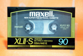 Касети Кассеты ^/--/^ Аудио кассета Maxell XL II S 90 Япония 1986 TYPE II запечатана ^_^^^ Аудіо касета Maxell XL II S 90 Японія 1986 TYPE II запечатана - фото фото фото