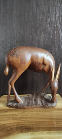 Статуетки, Скульптури, Фігурки, Фарфор Статуэтки, Скульптуры, Фигурки, Фарфор ^/--/^ Большая тяжелая фигурка Антилопа, красое дерево из Африки vg /--/ 523 ^_^^^ Велика важка фігурка Антилопа, красе дерево з Африки vg /--/ 523 - фото фото фото