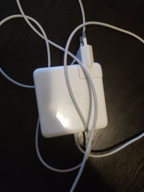 Блоки живлення Блоки питания ^/--/^ Блок живлення MagSafe 2 Power Adapter A /--/ 1424 Оригінал 20 /--/ V 4.25 /--/ A ^_^^^ Блок питания MagSafe 2 Power Adapter A /--/ 1424 Оригинал 20 /--/ V 4.25 /--/ A - фото фото фото