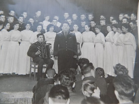 Листи, фото Письма, фото ^/--/^ Фотография военный хор 40-е годы ^_^^^ Фотографія військовий хор 40-і роки - фото фото фото