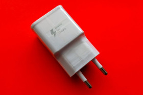 Зарядні пристрої Зарядные устройства ^/--/^ Зарядное Fast Charging EP-TA /--/ 20 /--/ EWE 9 /--/ V 1,67 /--/ A 5 /--/ V 2 /--/ A Зарядка ^_^^^ Зарядне Fast Charging EP-TA /--/ 20 /--/ EWE 9 /--/ V 1,67 /--/ A 5 /--/ V 2 /--/ A Зарядка - фото фото фото