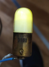 Радіолампи Радиолампы ^/--/^ 2086 Індикаторна лампа  (неонка) ТЛЖ-3-2 жовтого кольору, цоколь Ba /--/ 15 /--/ s, ціна за 1 /--/ шт. ^_^^^ 2086 Индикаторная лампа (неонка) ТЛЖ-3-2 желтого цвета, цоколь Ba /--/ 15 /--/ s, цена за 1 /--/ шт. - фото фото фото