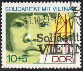 Інші країни Другие страны ^/--/^ НДР 1973 - Непереможний В&amp;apos;єтнам  (Г) ^_^^^ ГДР 1973 - Непобедимый Вьетнам (Г) - фото фото фото
