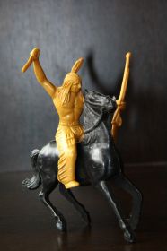 Фігурки, солдатики Фигурки, солдатики ^/--/^ индеец с ножом и ружьем на коне TIM-MEE сделано в США 70 /--/ мм ОРИГИНАЛ редкая ФИГУРКА ^_^^^ Індіанець з ножем і рушницею на коні TIM-MEE зроблено в США 70 /--/ мм Орігінал рідкісна ФІГУРКА - фото фото фото