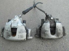 Супорти Суппорты ^/--/^ Суппорт передний левый, правый Volvo C /--/ 30, C /--/ 70, S /--/ 40 ^_^^^ Суппорт передній лівий, правий Volvo C /--/ 30, C /--/ 70, S /--/ 40 - фото фото фото
