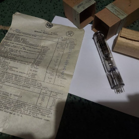 Радіолампи Радиолампы ^/--/^ Видикон ЛИ-421-1, 75 год, синие штампи, новая в коробке с паспортом. Редкость.  Можно в коллекцию в работу. ^_^^^ Видикон ЛІ-421-1, 75 рік, сині штампи, нова в коробці з паспортом. Рідкісність. Можна в колекцію в роботу. - фото фото фото