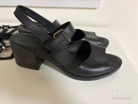 Босоніжки Босоножки ^/--/^ Mida р. 39 -40 чорні м&amp;apos;які шкіряні босоніжки на широких підборах ^_^^^ Mida р. 39 -40 черные м & amp; apos; кожаные босицы на широких подборах - фото фото фото