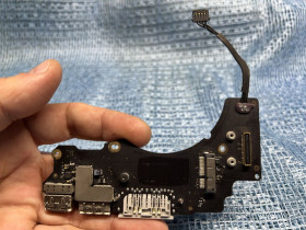 Материнські плати Материнские платы ^/--/^ Плата I/O з роз&amp;apos;ємами Apple MacBook Pro A /--/ 1502 EMC 2678 820-3476-A материнская дополнительная справа ^_^^^ Плата I/O с разъёмами Apple MacBook Pro A /--/ 1502 EMC 2678 820-3476-A материнская дополнительная справа - фото фото фото