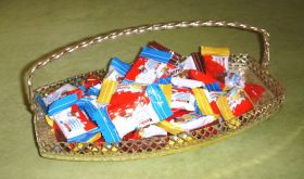 Кухонне начиння, посуд, столове срібло Кухонная утварь, посуда, столовое серебро ^/--/^ Изящная вазочка для сладостей , конфетница ^_^^^ Витончена вазочка для солодощів, цукерка - фото фото фото