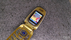 Samsung Samsung ^/--/^ Samsung E /--/ 330 /--/ n E /--/ 330 n робочий 2005 /--/ р  (197) ^_^^^ Samsung E /--/ 330 /--/ n E /--/ 330 n рабочий 2005 /--/ г (197) - фото фото фото