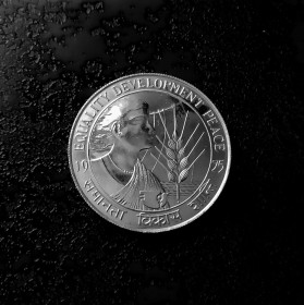 Індія Индия ^/--/^ 50 РУПИЙ ИНДИЯ 1975 ФАО состояние UNC!!! серебро 34,7/500 ОЧЕНЬ РЕДКАЯ!!! ^_^^^ 50 РУПІЙ ІНДІЯ 1975 ФАО стан аUNC!!! срібло 34,7/500 Дуже рідка!!! - фото фото фото