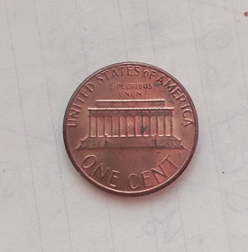 Обігові Обиходные ^/--/^ США  1 цент  1983  г. ^_^^^ США 1 цент 1983 р. - фото фото фото