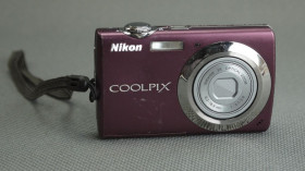 Nikon Nikon ^/--/^ Цифровой фотоаппарат Nikon Coolpix S /--/ 220 10.0 /--/ Mpix ліловий Вживане ^_^^^ Цифровой фотоаппарат Nikon Coolpix S /--/ 220 0 /--/ Mpix лиловый употребляемое - фото фото фото