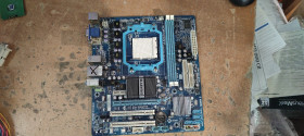 Материнські плати Материнские платы ^/--/^ Мат. плата Gigabyte GA-MA /--/ 74 /--/ GM-S /--/ 2 rev /--/ 4.4 Socket AM /--/ 3 AMD 740 /--/ G SATA RAID MicroATX 2 /--/ DDR /--/ 2 № 231605102 ^_^^^ Мат. плата Gigabyte GA-MA /--/ 74 /--/ GM-S /--/ 2 rev /--/ 4.4 Socket AM /--/ 3 AMD 740 /--/ G SATA RAID MicroATX 2 /--/ DDR /--/ 2 No 231605102 - фото фото фото
