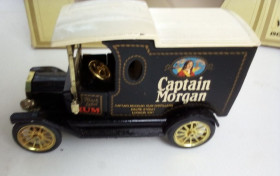 : Закордонні : Зарубежные ^/--/^ Ford Model T 1912 Captain Morgan Rum 1:35 Models of Yesteryear Matchbox Y /--/ 12 /--/ D S /--/ 7 - фото фото фото