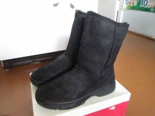 УГГІ (UGG) УГГИ (UGG) ^/--/^ Цегейка натуральна UGG оригінал 37.5 /--/ р-38 /--/ р чорні " ТЕРМОС" ^_^^^ Цегейка натуральная UGG оригинал 37.5 /--/ р-38 /--/ р черные " ТЕРМОС" - фото фото фото