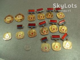 Відзнаки Знаки отличий ^/--/^ знак почетный донор усср почесний донор урср лот 16 шт №14421 ^_^^^ знак почесний донор урср лот 16 шт No /--/ 14421 - фото фото фото