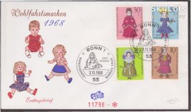 НДР, ФРН ГДР, ФРГ ^/--/^ Германия 1968 КУКЛЫ КУКОЛЬНЫЙ ТЕАТР КОСТЮМЫ ИСКУССТВО ФОЛЬКЛОР ЭТНОГРАФИЯ КПД Mi.571-574 ^_^^^ Німеччина 1968 КУКЛИ КУКОЛЬНИЙ ТЕАТР КОСТЮМИ МИСТЕЦТВО ФОЛЬКЛОР ЕТНОГРАФІЯ ККД Mi.571-574 - фото фото фото