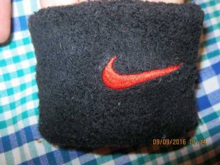 Інше Другое ^/--/^ найк NIKE напульсник черный  повязка на руку махра ^_^^^ NIKE напульсник чорний пов'язка на руку махру - фото фото фото