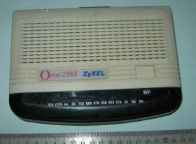 Модеми Модемы ^/--/^ (609203) Великий модем ZYXEL OMNI 288 /--/ S,  Рідкість! Багато деталей. Майстрам! Без резерву! ^_^^^ Большой модем ZYXEL OMNI 288 /--/ S, Редкость! Много деталей. Мастерам! Без резерва! - фото фото фото
