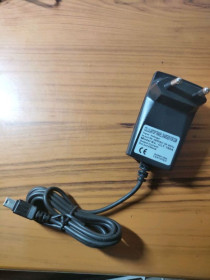 Зарядні пристрої Зарядные устройства ^/--/^ Блок живлення зарядний Motorola V /--/ 3/V /--/ 6    (mini USB) ^_^^^ Блок питания зарядный Motorola V /--/ 3/V /--/ 6 (mini USB) - фото фото фото