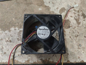 Системи охолодження Системы охлаждения ^/--/^ Серверный куллер Delta Electronics SensFlow EFC /--/ 0912 /--/ BE 92 мм № 240909105 ^_^^^ Серверний куллер Delta Electronics SensFlow EFC /--/ 0912 /--/ BE 92 мм No 240909105 - фото фото фото