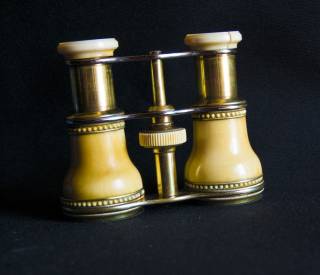 Оптичні прилади Оптические приборы ^/--/^ Викторианский театральный бинокль-1860 /--/ год. Кость. Рабочий ^_^^^ Вікторіанський театральний бінокль-1860 рік. Кость. Робітник - фото фото фото