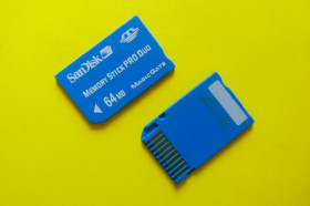 Карти пам'яті Карты памяти ^/--/^ Карта памяти Memory Stick Pro Duo 64 mb SanDisk для фотоаппаратов камер Sony и Sony Ericsson ^_^^^ Memory Stick Pro Duo 64 mb SanDisk для фотоапаратів камер Sony і Sony Ericsson - фото фото фото