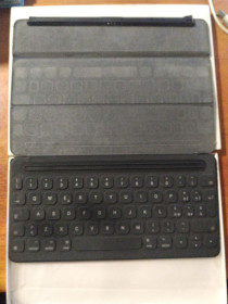 Apple iPad Apple iPad ^/--/^ 10.5 &amp;quot; iPad Smart Keyboard клавіатура ^_^^^ 10.5 &amp;quot; iPad Smart Keyboard клавиатура - фото фото фото