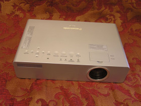 Проектори Проекторы ^/--/^ Японский проектор Panasonic PT-LB /--/ 75 /--/ U ^_^^^ Японський проектор Panasonic PT-LB /--/ 75 /--/ U - фото фото фото