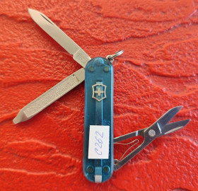 Ножі, мультітули Ножи, мультитулы ^/--/^ Нож-брелок Victorinox Classic SD [C /--/ 262] ^_^^^ Ніж-брелок Victorinox Classic SD [C /--/ 262] - фото фото фото