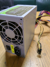 Блоки живлення Блоки питания ^/--/^ Gamemax GM-400 400 Вт блок живлення, кулер 80 мм  (8006-78) ^_^^^ Gamemax GM-400 400 Вт блок питания, кулер 80 мм (8006-78) - фото фото фото