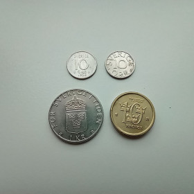 Швеція Швеция ^/--/^ Швеция набор 4 шт 10 эре оре 1958 1983, 1 крона 1997, 10 крон 2007 ^_^^^ Швеція набір 4 шт 10 ери горі 1958 1983, 1 крона 1997, 10 крон 2007 - фото фото фото