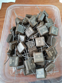 Конденсатори Конденсаторы ^/--/^ Конденсатор КСО-5 /--/ Г 4300 /--/ пФ 500 /--/ В ^_^^^ Конденсатор КСВ-5 /--/ Г 4300 /--/ пФ 500 /--/ В - фото фото фото