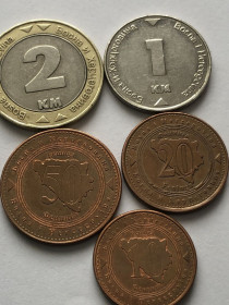 Боснія та Герцеговина Босния и Герцеговина ^/--/^ Підбірка 2 Марки 2000 р. 1 Марка 2021 р. 50,20,10 фенінгів 2000-2025 рр. Боснія і Герцеговина. ^_^^^ Подборка 2 Марки 2000 г. 1 Марка 2021 г. 50,20,10 фенингов 2000-2025 гг. Босния и Герцеговина. - фото фото фото