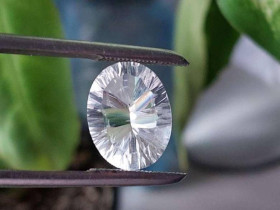 Топаз Топаз ^/--/^ Натуральный топаз 8.14 Ct  12 х 16 мм ^_^^^ Натуральний топаз 8.14 Ct 12 х 16 мм - фото фото фото
