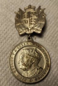 Європа Европа ^/--/^ 1935 год РЕДКАЯ медаль Король Георг Пятый и Королева Мэри 25 лет правления Великобритания dp /--/ 351. ^_^^^ 1935 рік Рідка медаль Король Георг П'ятий і Королева Мері 25 років правління Великобританія dp /--/ 351. - фото фото фото