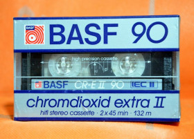 Касети Кассеты ^/--/^ Аудио кассета BASF Chromdioxid Extra II 90 Франция 1985 TYPE II  запечатана ^_^^^ Аудіо касету BASF Chromdioxid Extra II 90 Франція 1985 TYPE II запечатана - фото фото фото