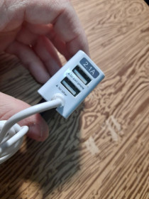 Зарядні пристрої Зарядные устройства ^/--/^ СЗУ с LED логотипом Apple 2 /--/ USB/2.1 /--/ А с цельным кабелем Lightning ^_^^^ LED логотипом Apple 2 /--/ USB/2.1 /--/ А з цільним кабелем Lightning - фото фото фото