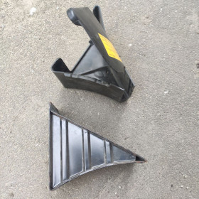 Інше Другое ^/--/^ Упор під колесо  (башмак) противідкатний німеччина метал = Упор под колесо. Башмак Mercedes-Benz ^_^^^ Упор под колесо (башмак) противооткатный германия металл = Упор под колесо. Башмак Mercedes-Benz - фото фото фото